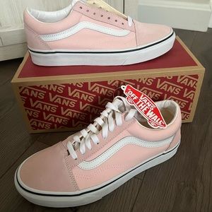 Vans “Old Skool” Sneakers in Blush Pink